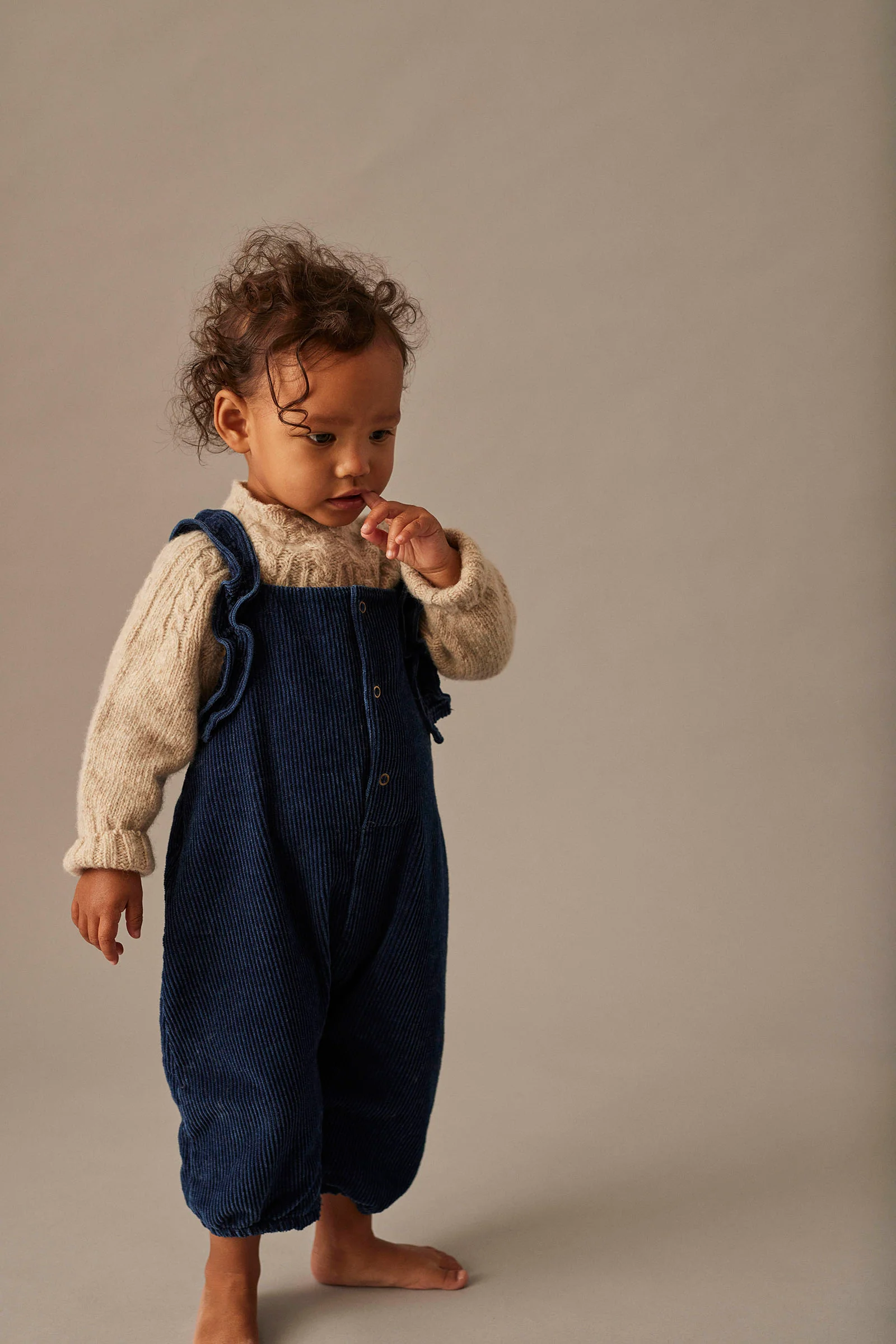 Baby look 7 - Corduroy Ruffled Overalls + Tweed Tricot Sweater